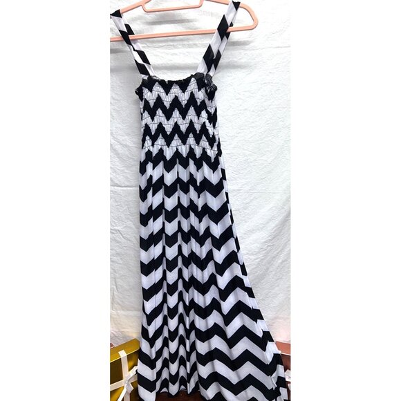 Black & Gray Juniors Chevron Pattern Dress w Shirred Bodice & Wide Straps XXL - Picture 2 of 3